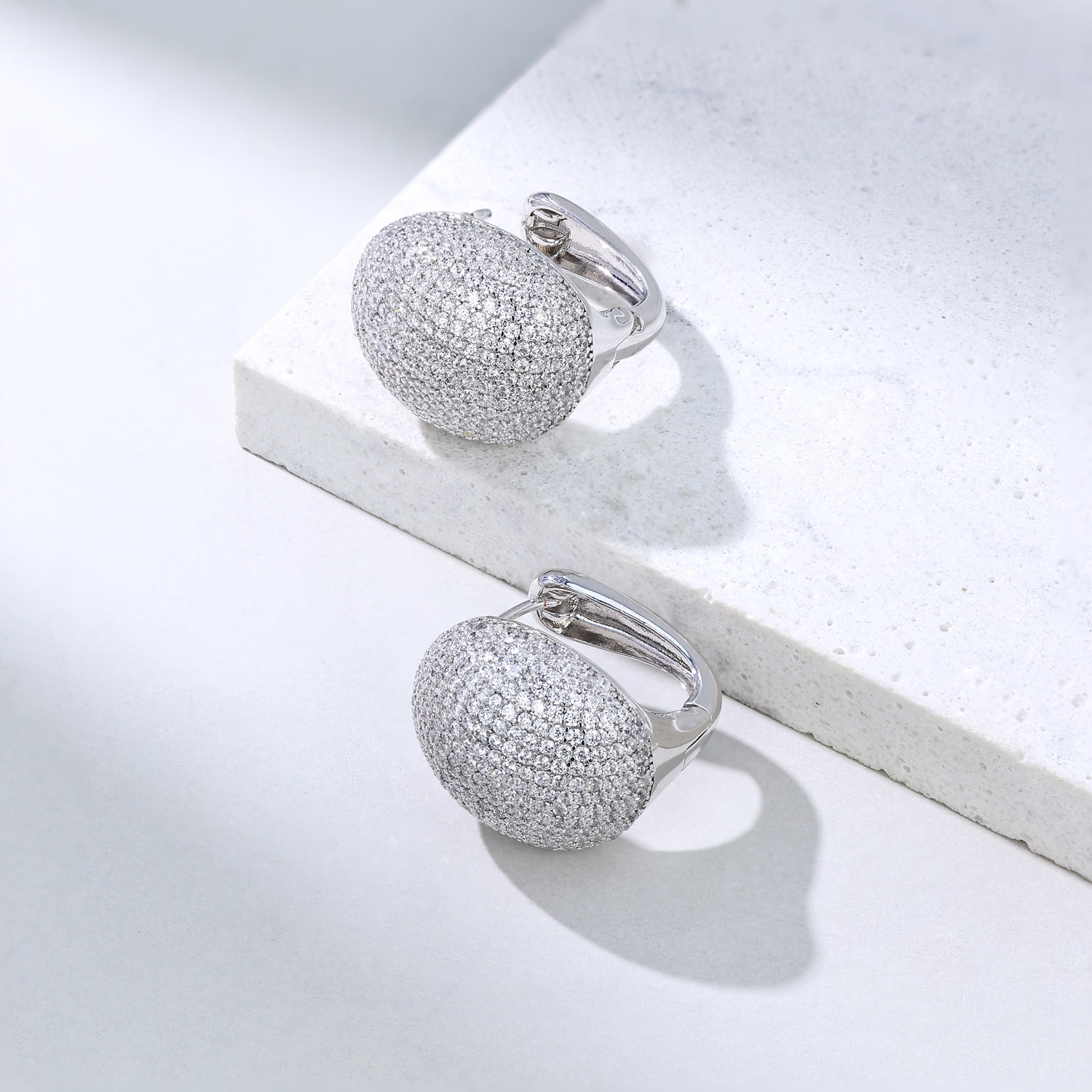 結婚式 アクセサリー 煌めきドーム パヴェピアス
