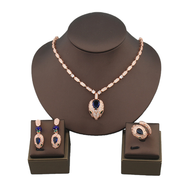 https://fulmo-img-server.com/bridalgleam/9d8508ef-5d0e-4d6c-a015-793477a95fd8.jpg