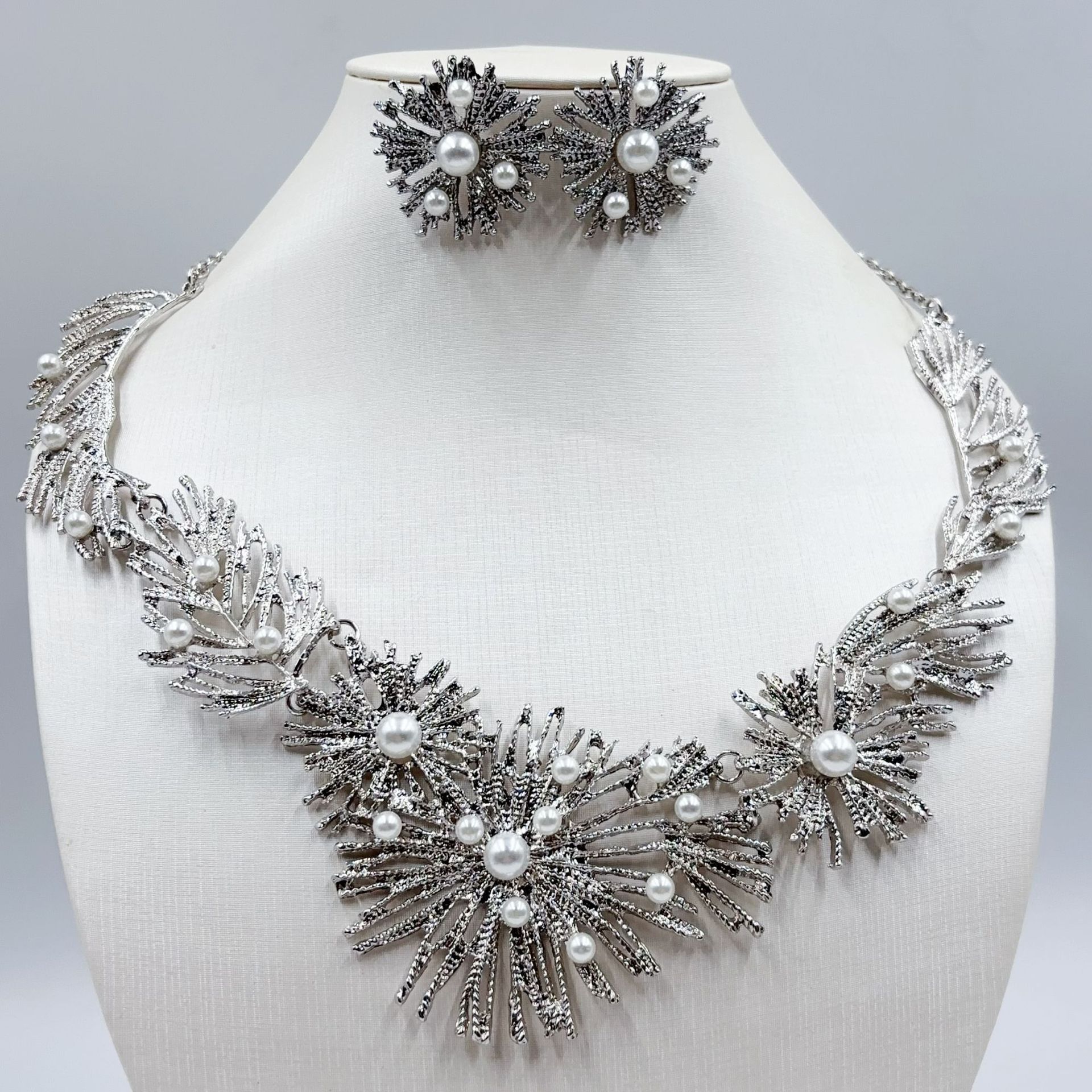 https://fulmo-img-server.com/bridalgleam/9deb00cd-bd58-4d87-b0f1-cfdeaad1eebb.jpg