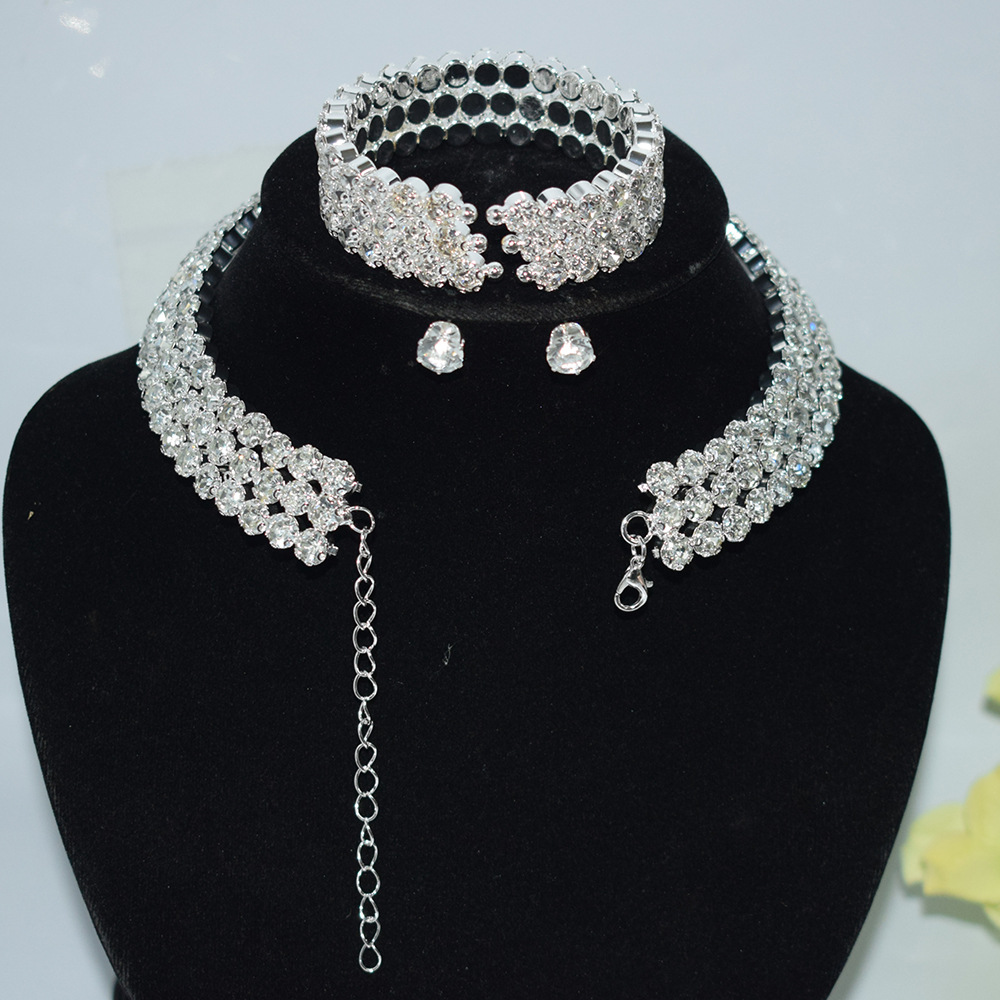 https://fulmo-img-server.com/bridalgleam/aef99638-bc82-4b7b-8105-d54a85a7e75d.jpg