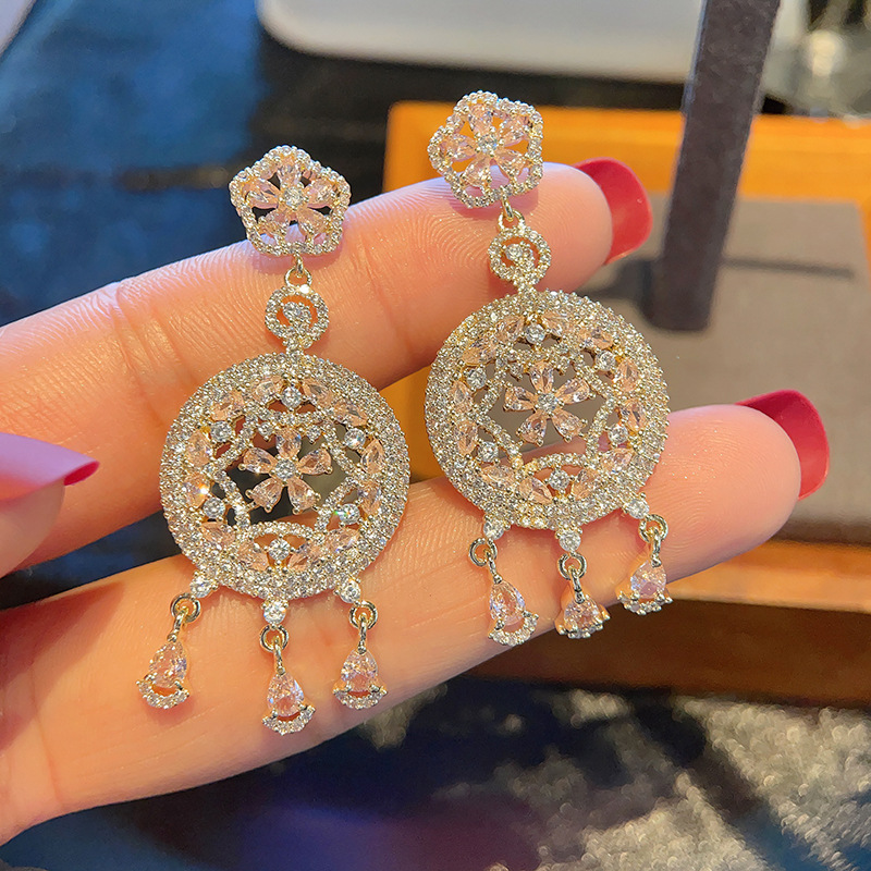 結婚式 アクセサリー 花ちりめん揺れ飾りウェディングピアス