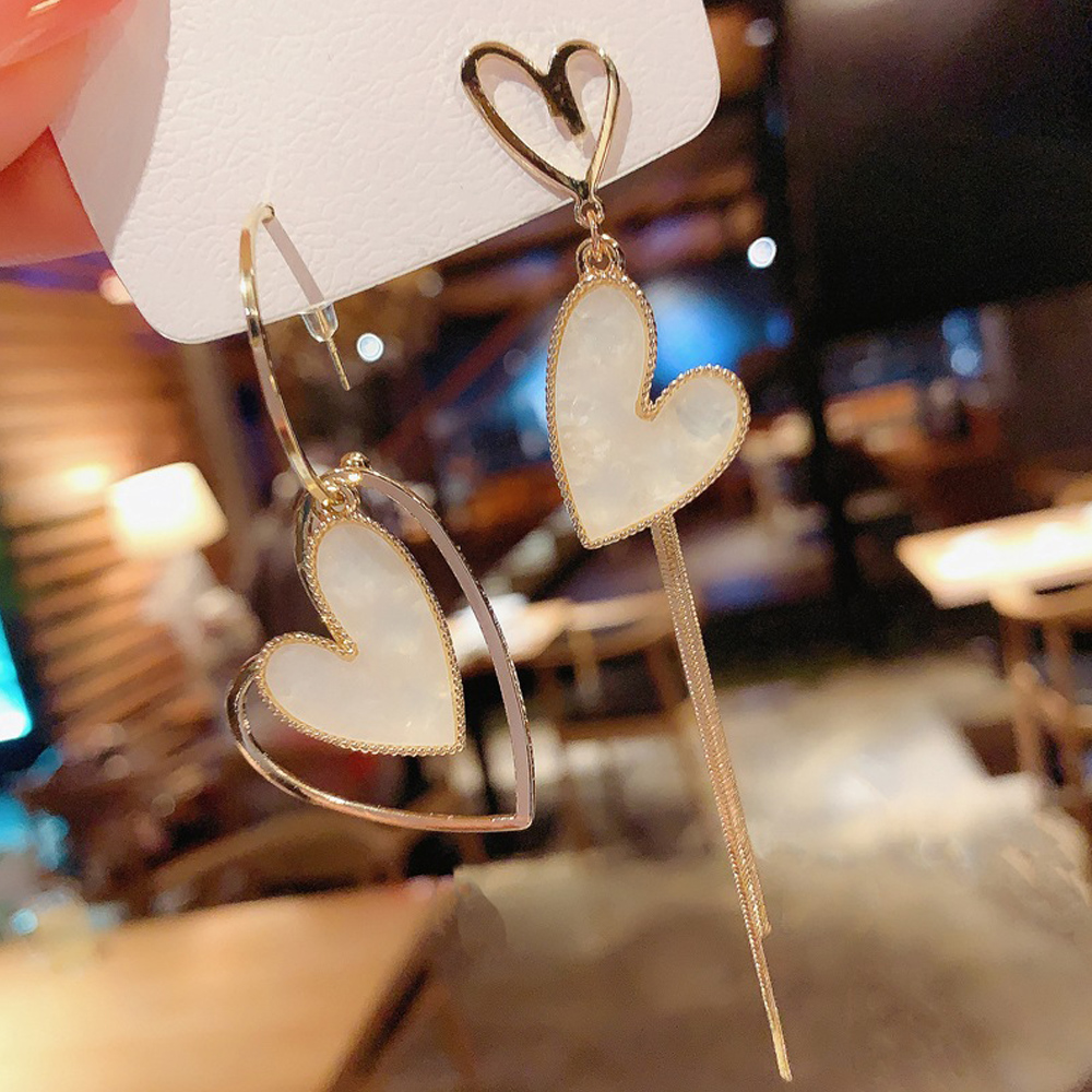 結婚式 アクセサリー 左右非対称ハートピアス 揺れる女性用ピアス