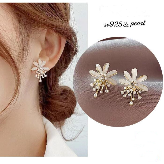 結婚式 アクセサリー 結婚式 花モチーフ パール ピアス 銀925 上品 お花 スタッド