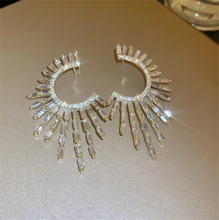 結婚式 アクセサリー 太陽モチーフ 上品 結婚式 ピアス 金色 華やか 耳飾り