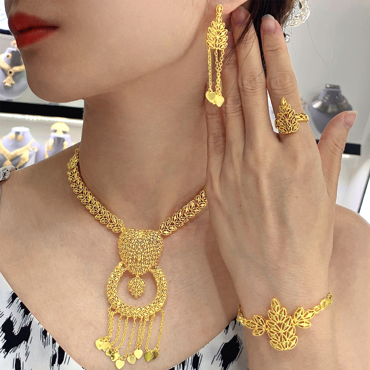 https://fulmo-img-server.com/bridalgleam/b8431827-4c88-4c3a-bfeb-2ff92e08ec3e.jpg