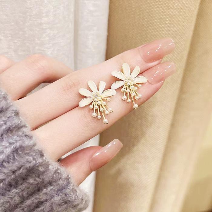 結婚式 アクセサリー 結婚式 花モチーフ パール ピアス 銀925 上品 お花 スタッド