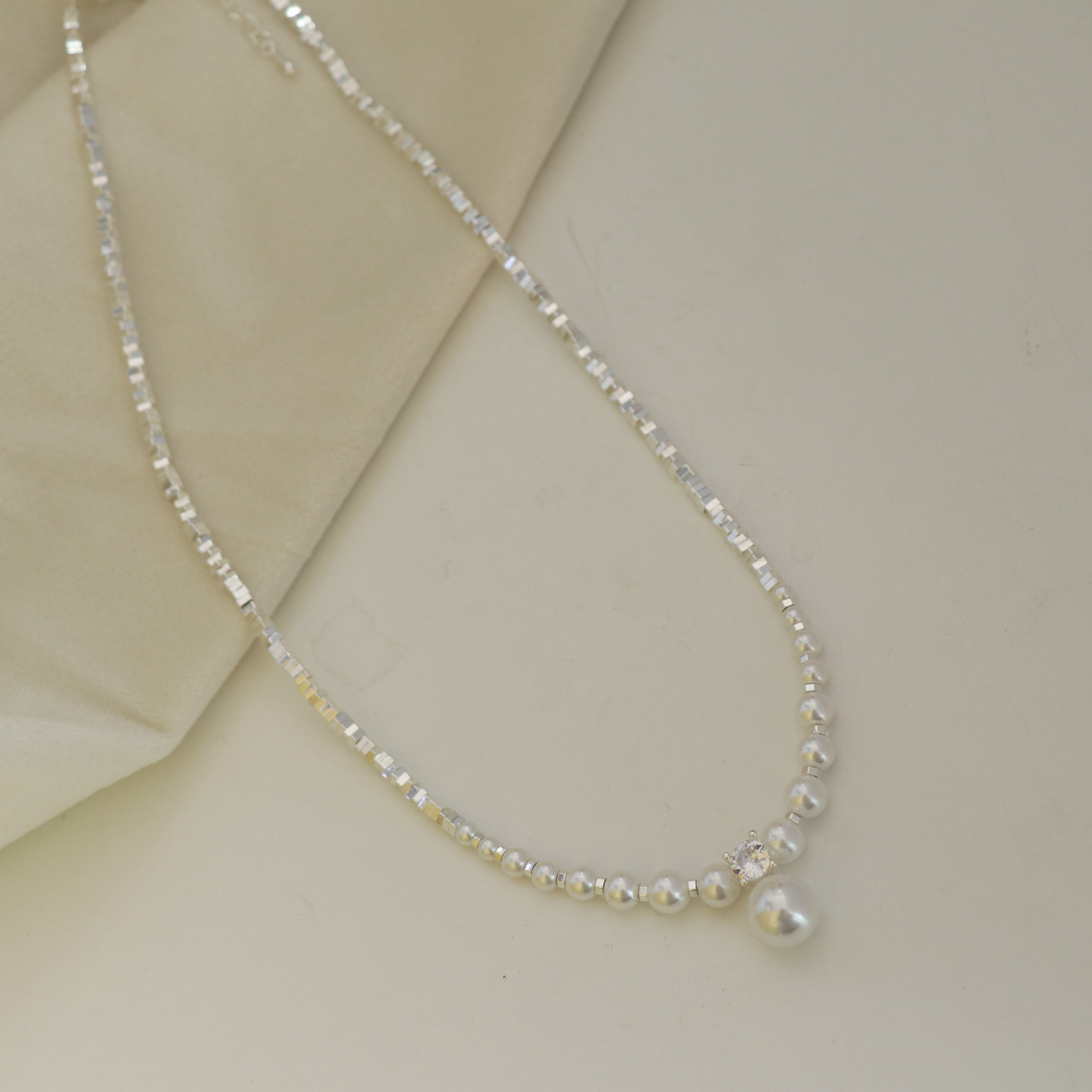 https://fulmo-img-server.com/bridalgleam/c61bd502-5f0d-4974-960b-663a60a72bcf.jpg