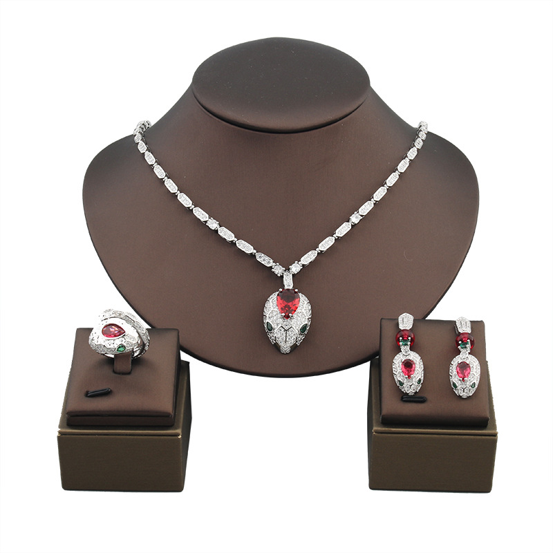 https://fulmo-img-server.com/bridalgleam/cebd9624-67cb-435a-bf59-2ffefa922e65.jpg