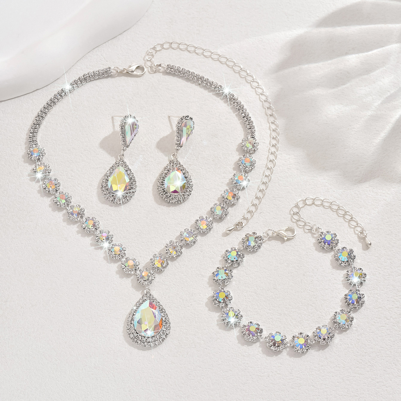https://fulmo-img-server.com/bridalgleam/d20b9fb1-ef44-4153-b195-fa49bcb057c8.jpg