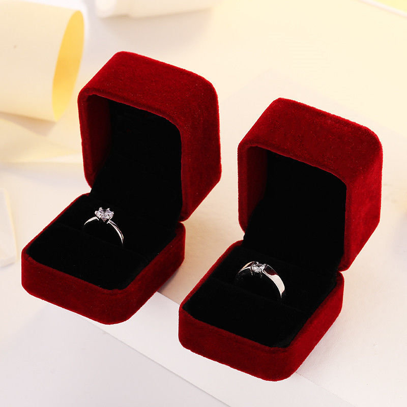 https://fulmo-img-server.com/bridalgleam/d37bb61a-95b8-4934-9076-188abfefd594.jpg