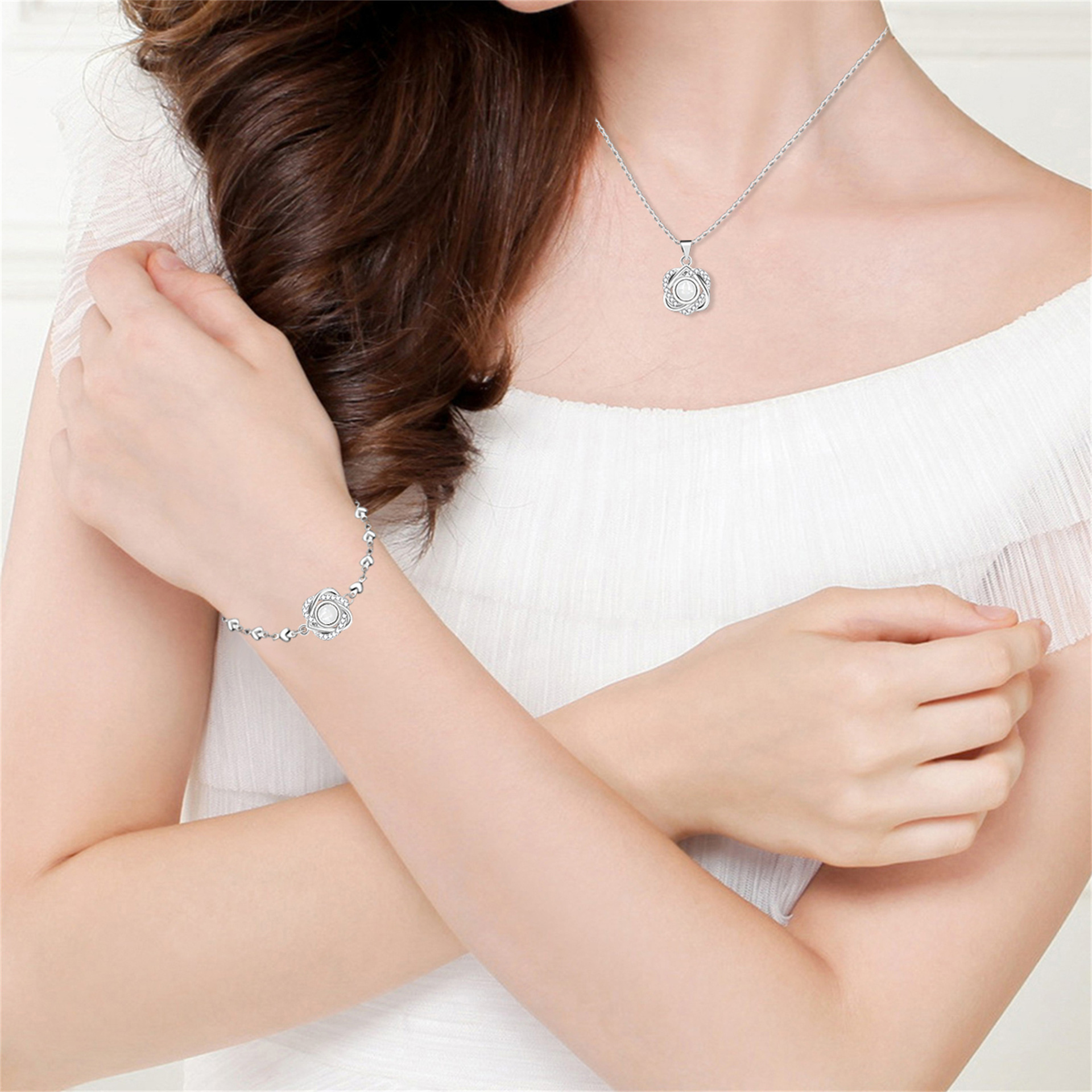 https://fulmo-img-server.com/bridalgleam/d4e920ec-3532-4575-84f5-90803f349bf8.jpg