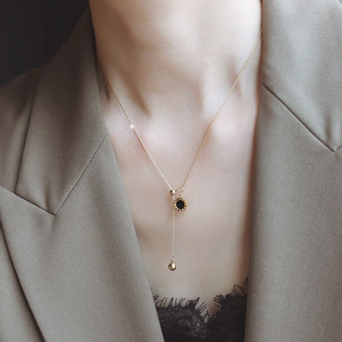 結婚式 アクセサリー 上品な円形モチーフ垂れ下がりネックレス