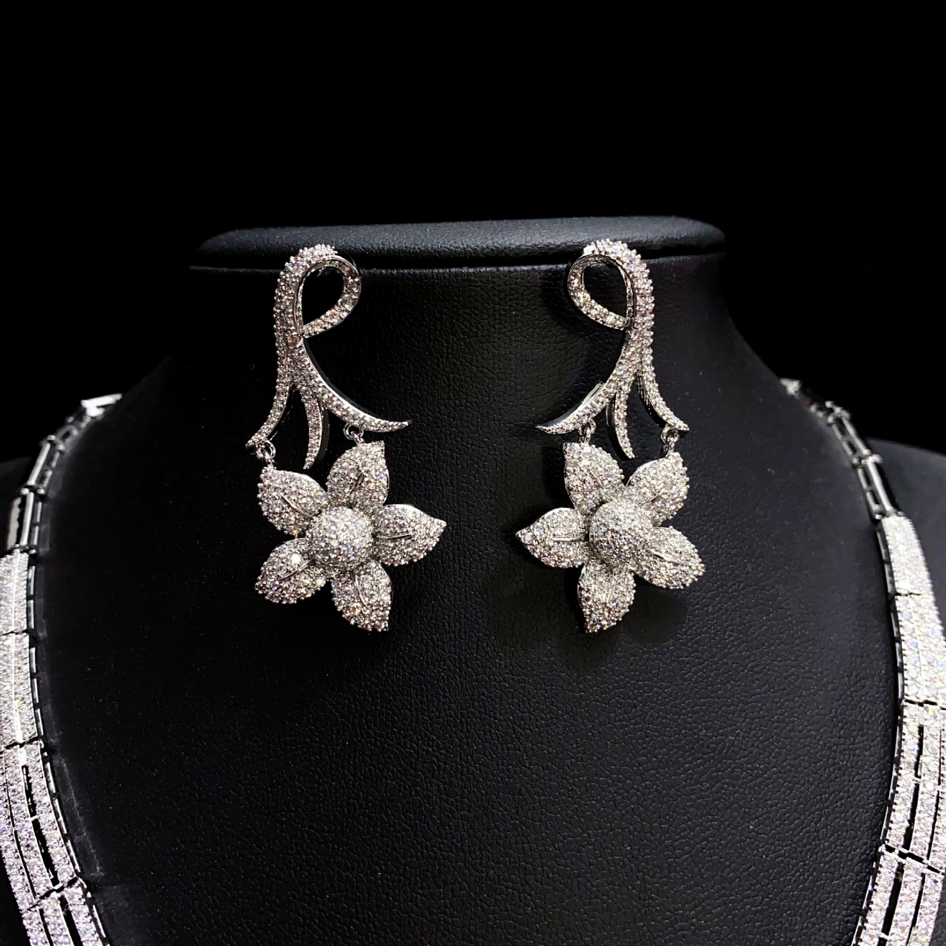 https://fulmo-img-server.com/bridalgleam/dd17aca3-0969-4ef5-97a3-89039d14a0a7.jpg