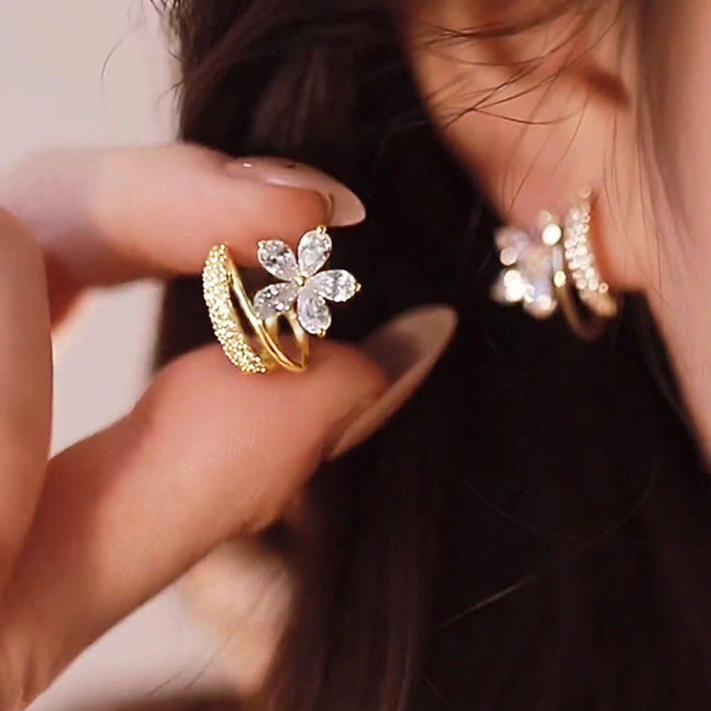 結婚式 アクセサリー きらきら花モチーフ ピアス レディース 上品