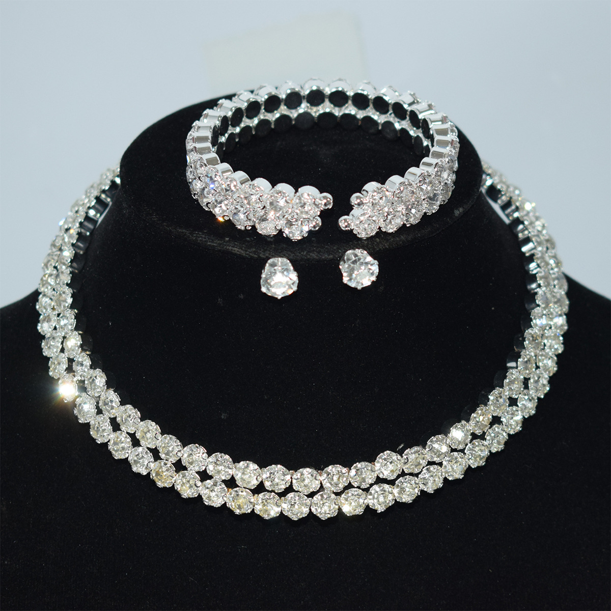 https://fulmo-img-server.com/bridalgleam/ed8a9b4f-e83a-4d61-a09e-5c7711812032.jpg