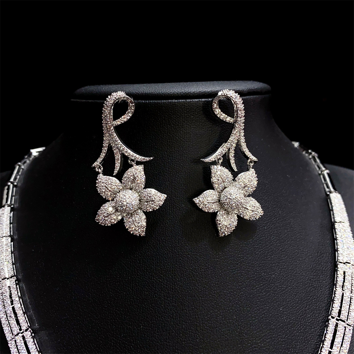 https://fulmo-img-server.com/bridalgleam/f35f1000-dfd3-40cb-af58-26d1968d0d93.jpg