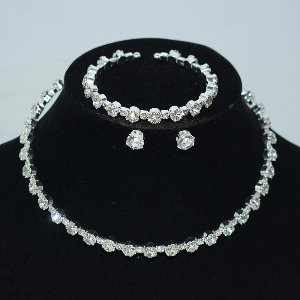 https://fulmo-img-server.com/bridalgleam/f55fee2b-caac-429b-a783-0473d6d6bb44.jpg