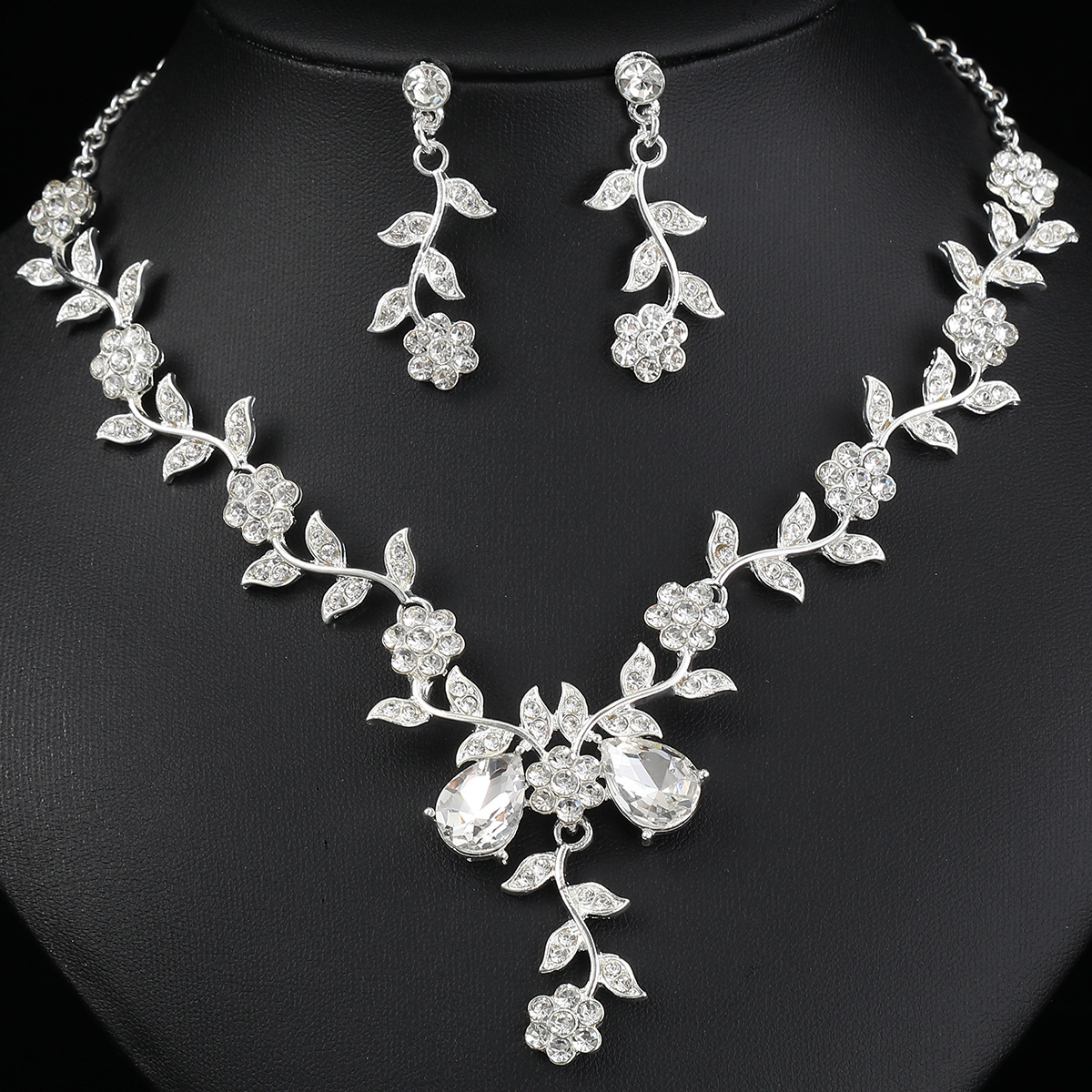 https://fulmo-img-server.com/bridalgleam/f5ca26c9-93be-4ce2-aff4-23d32a9862ba.jpg
