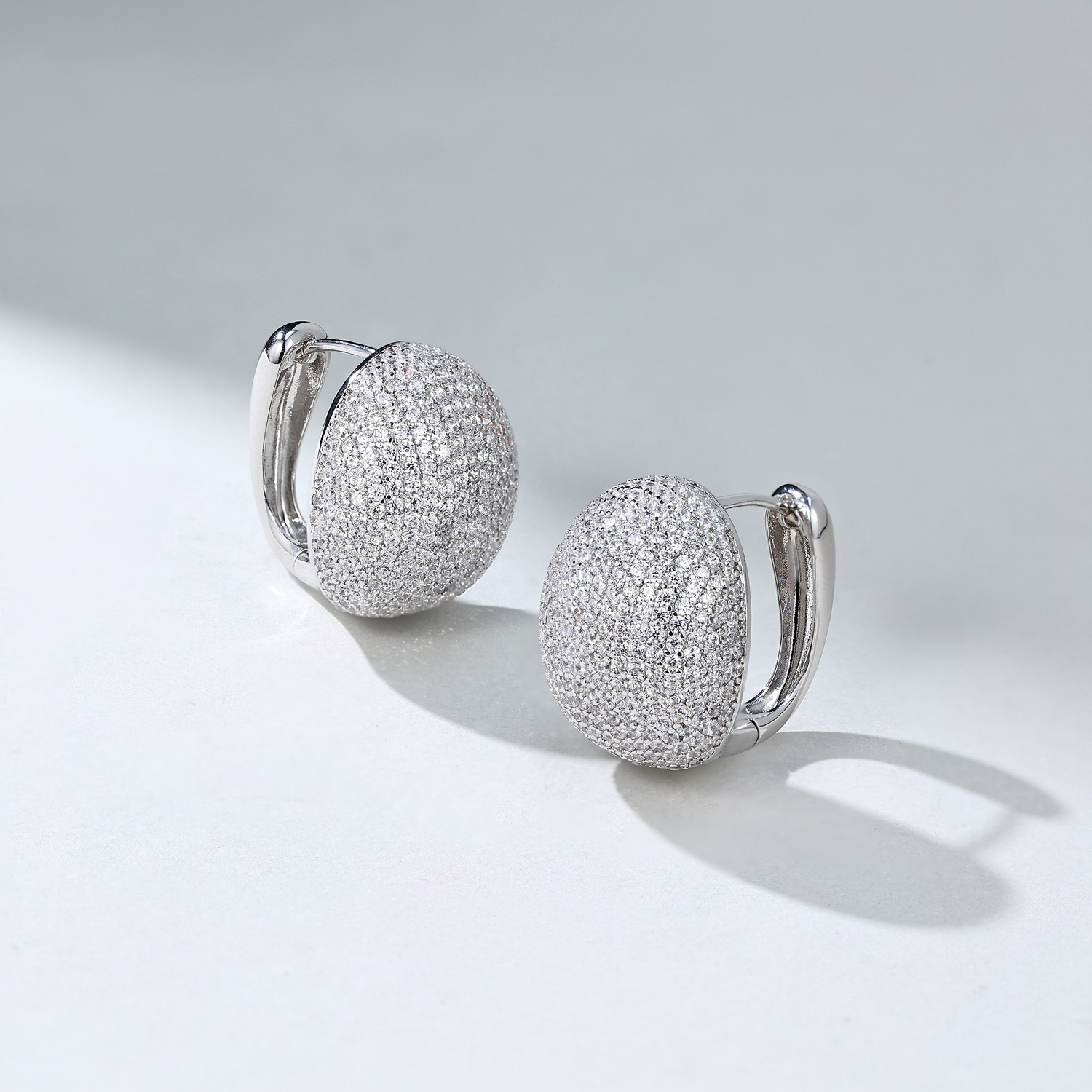 結婚式 アクセサリー 煌めきドーム パヴェピアス