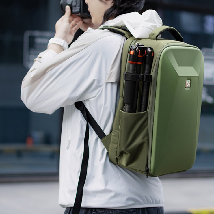 カメラ バッグ 三脚収納可能 防水カメラバックパック
