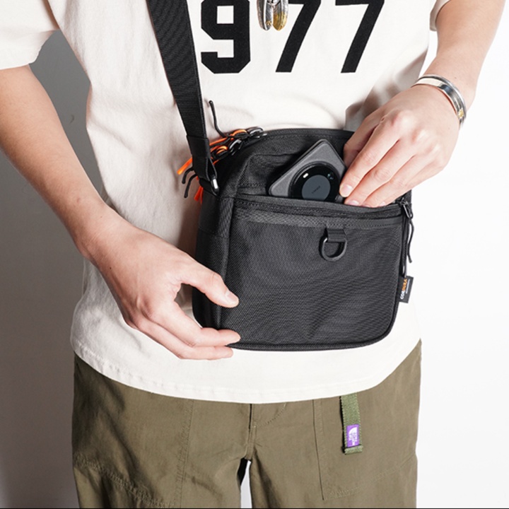 https://fulmo-img-server.com/camera-tote/1741149327817_oub3t4fj_9ga9os9f.jpeg