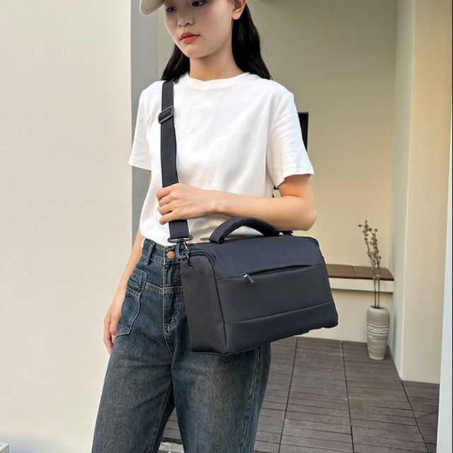 カメラ バッグ コンパクト多機能カメラショルダー