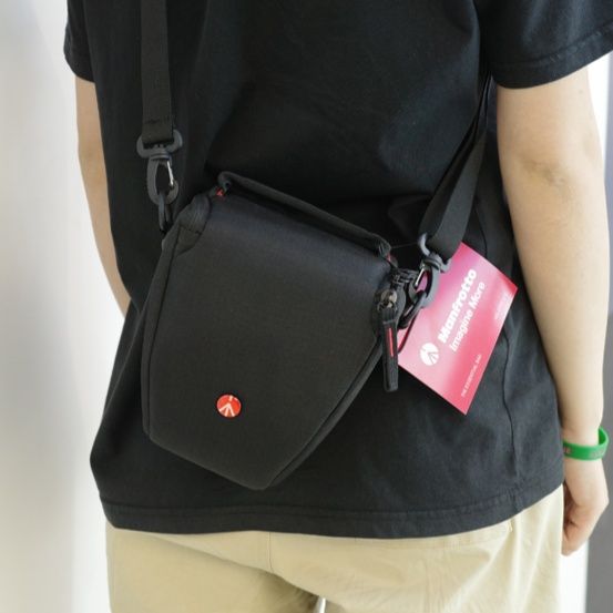 カメラ バッグ コンパクト実用派ショルダー