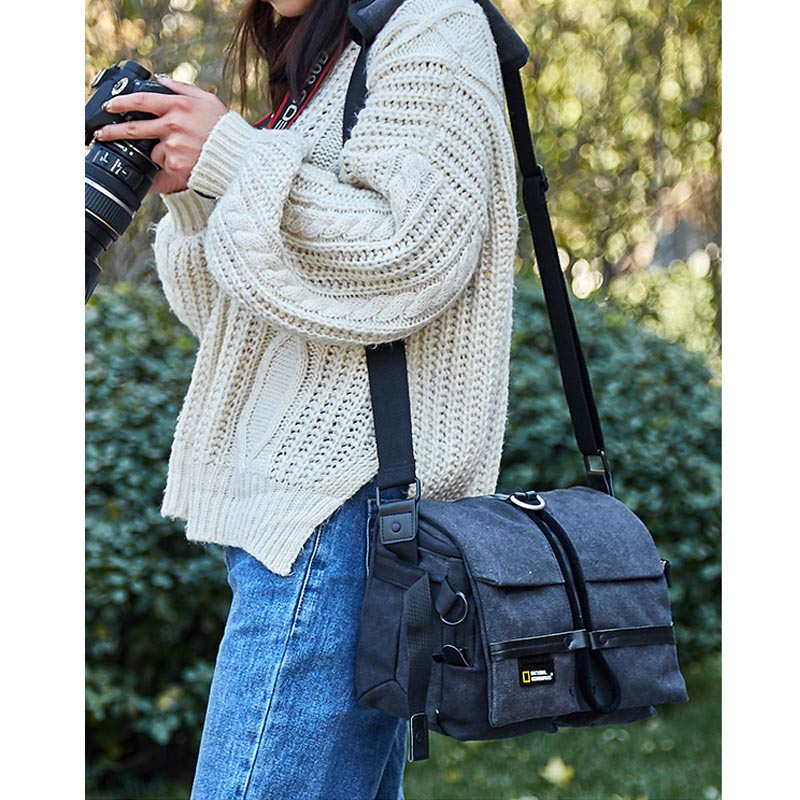 カメラ バッグ プロ仕様多機能カメラ収納ショルダーバッグ