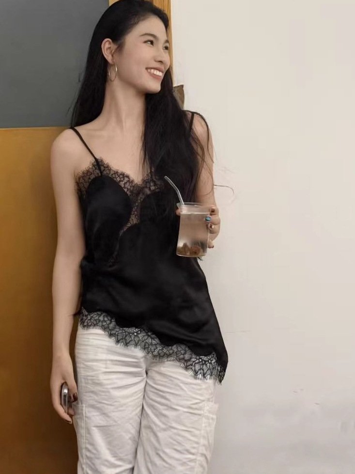 https://fulmo-img-server.com/camirico/b77c3240-12bf-4673-9ba7-59b82e46d32f.jpg