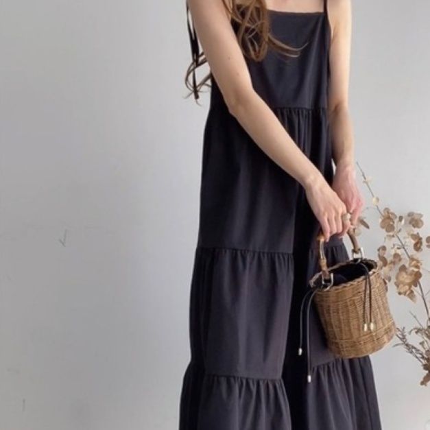 フリルロング丈キャミワンピース体型カバー上品