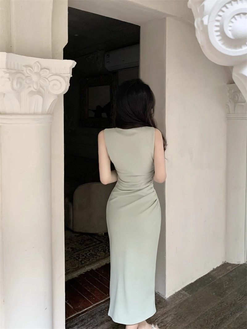 キャミワンピース サイドドレープデザイン細身サテンキャミワンピース