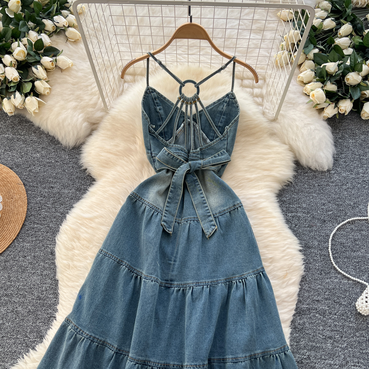 キャミワンピース 背中見せデザインティアードデニムキャミワンピース