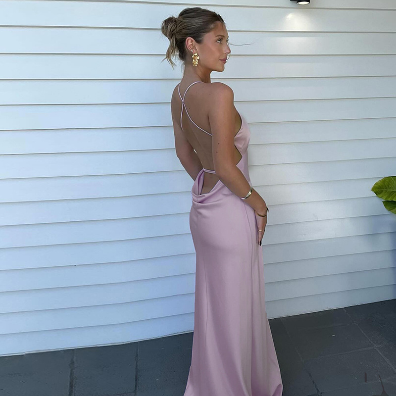 キャミワンピース 細身ホルターネック光沢サテンロングキャミワンピース