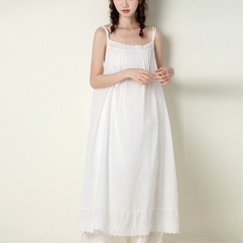 キャミワンピース スカラップ刺繍裾の涼やかコットンキャミワンピース　白