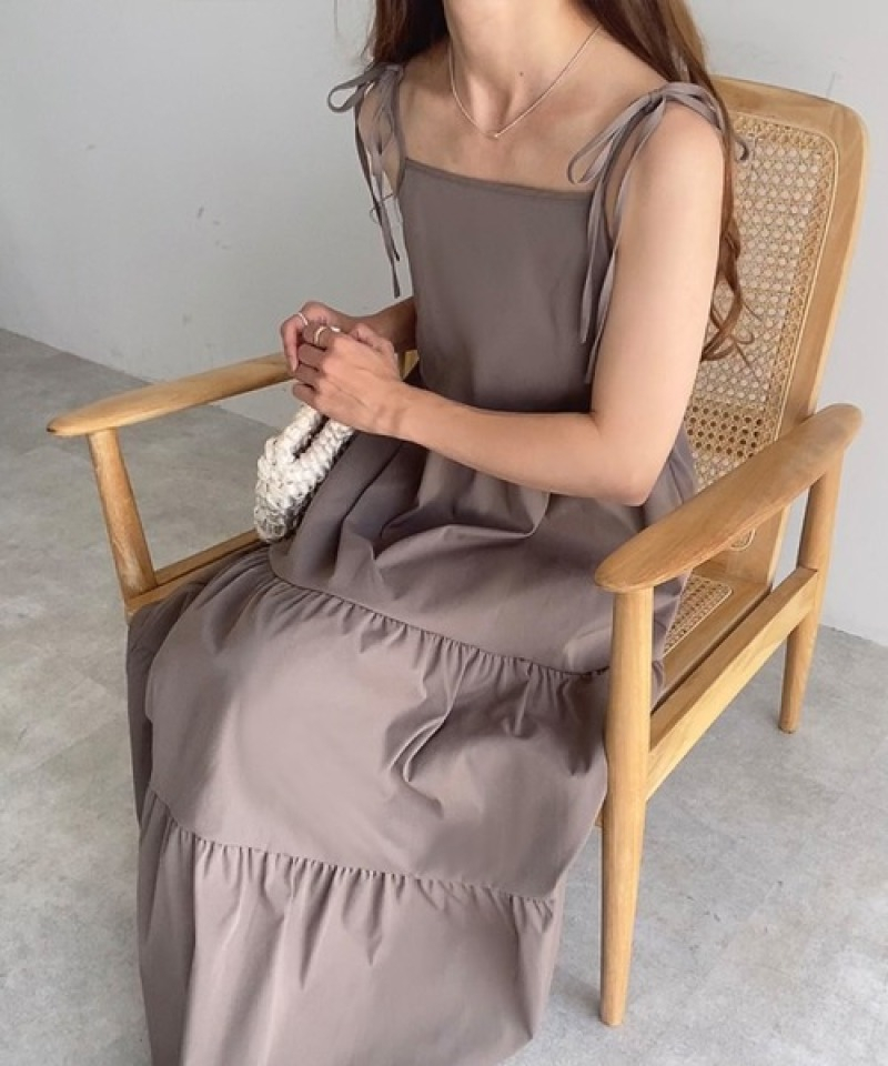 フリルロング丈キャミワンピース体型カバー上品