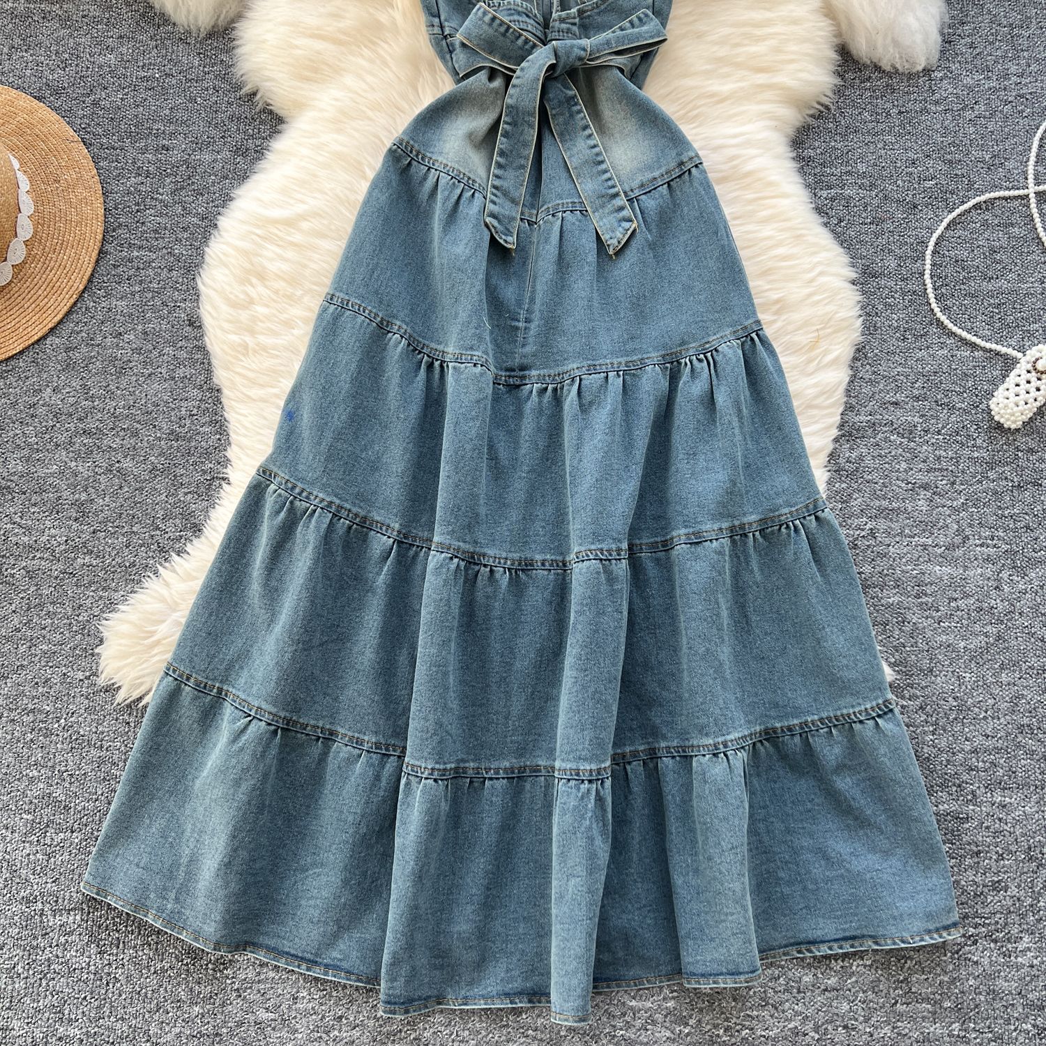 キャミワンピース 背中見せデザインティアードデニムキャミワンピース