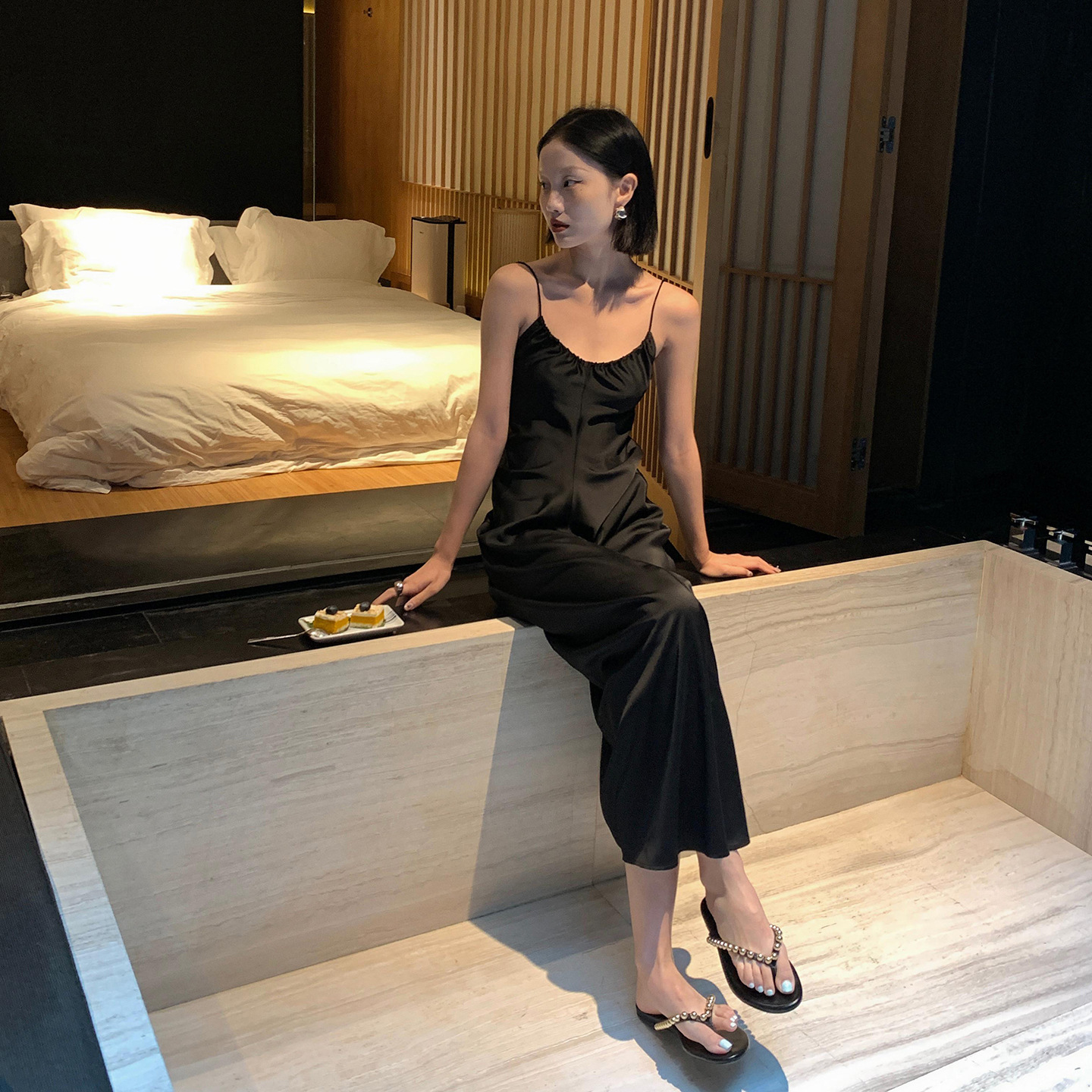 キャミワンピース シルエット美人サテンキャミワンピース
