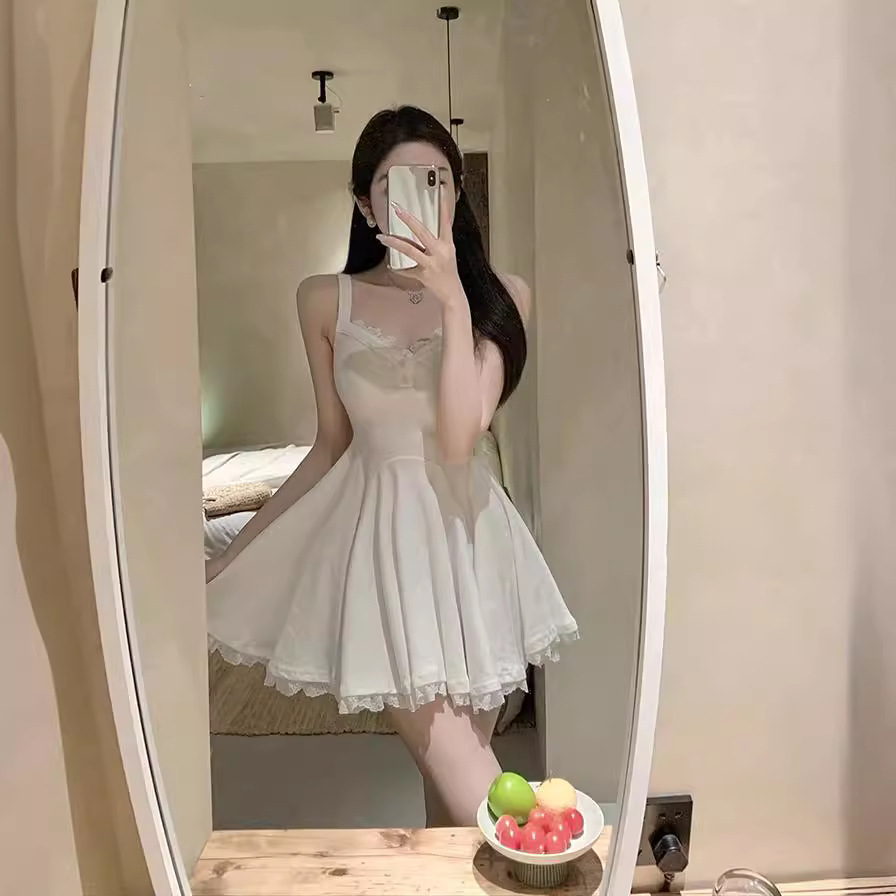 キャミワンピース 優美レース縁取りフレアキャミワンピース