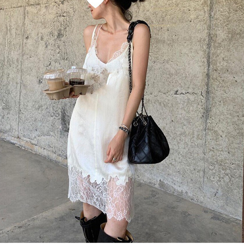 キャミワンピース 花柄レース裾がエレガントな細肩紐キャミワンピース