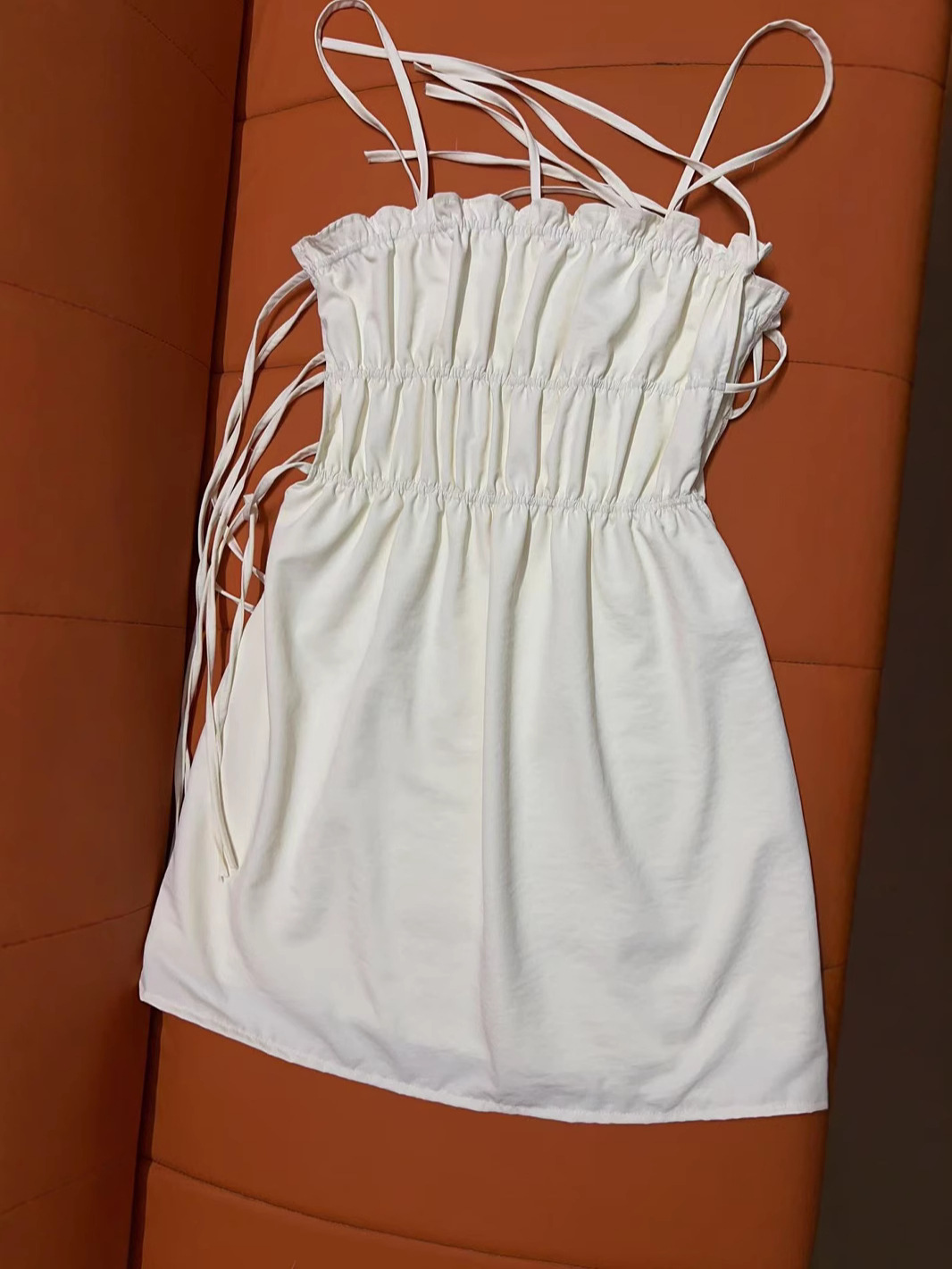 サイドリボン編み上げシャーリングキャミワンピース