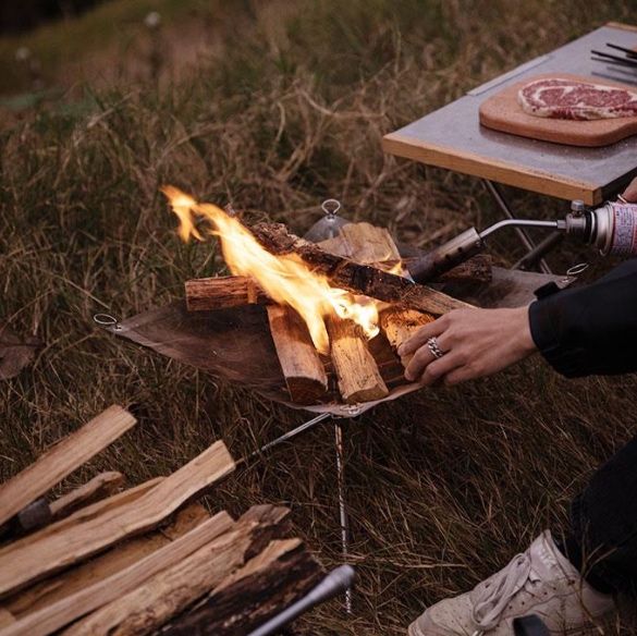 キャンプ用品 野遊び焚火プレート