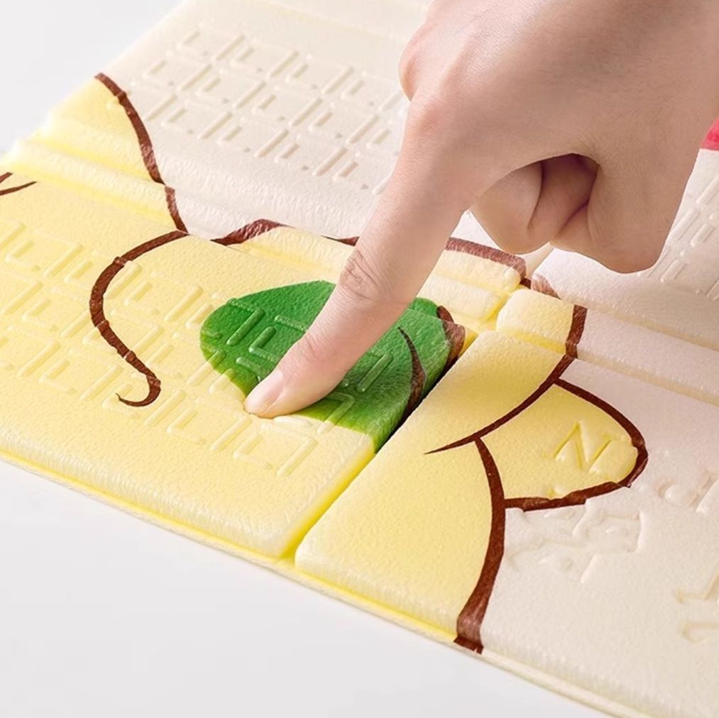 キャンプ用品 お子様喜ぶ！折りたたみ式遊べるマット