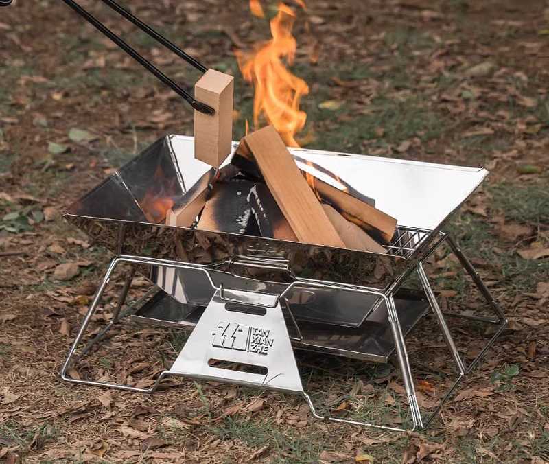 キャンプ用品 折りたたみ式コンパクト三脚焚き火台