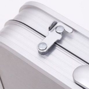 キャンプ用品 高さ調節機能付き軽量折りたたみキャンプテーブル