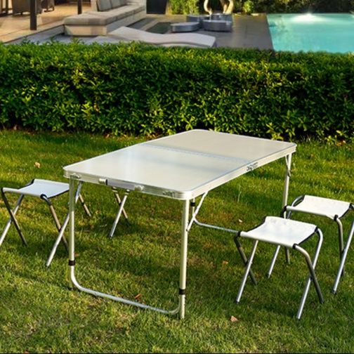 キャンプ用品 持ち運び便利な折りたたみ式キャンプテーブル