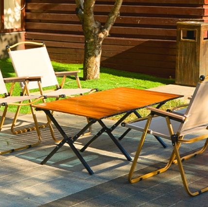 キャンプ用品 四人用折りたたみ式木目調キャンプテーブル