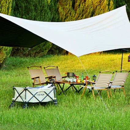 キャンプ用品 四人用折りたたみ式木目調キャンプテーブル