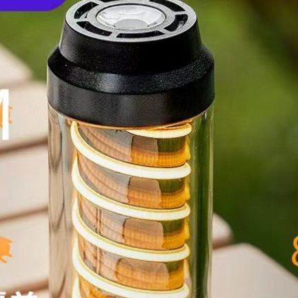 キャンプ用品 三脚式螺旋構造充電式ランタン