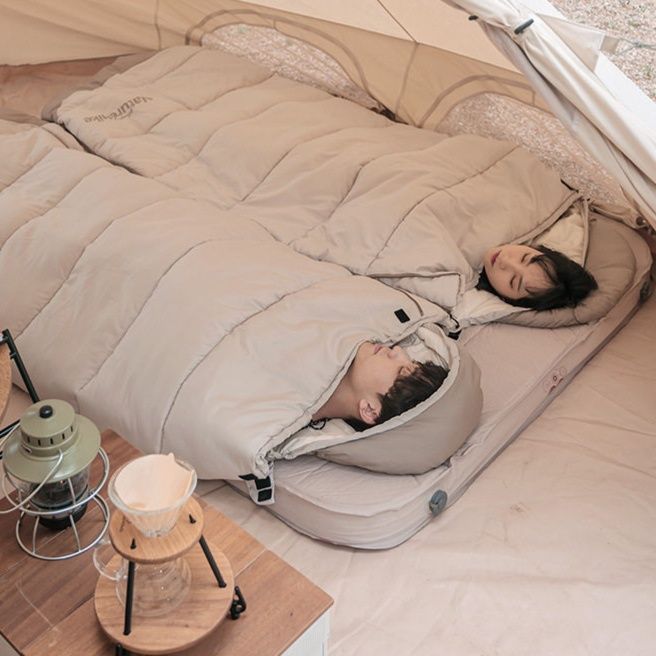 キャンプ用品 ゆったり快適封筒型二人用寝袋