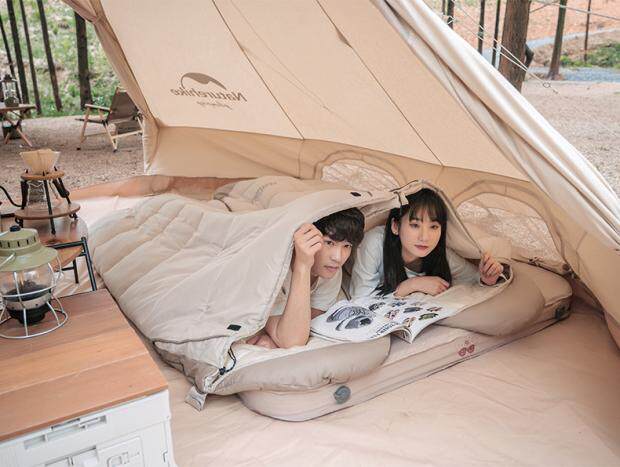 キャンプ用品 ゆったり快適封筒型二人用寝袋